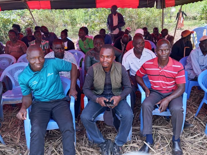 Hon Jeph Onyango joined the family, friends, and residents of Saramba in mourning the late Mr. Opondo during his funeral service